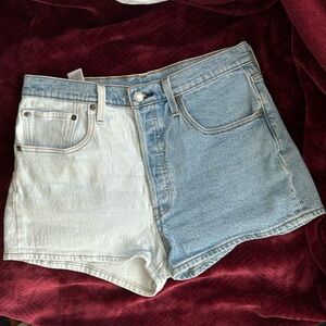 Levi’s shorts double tone